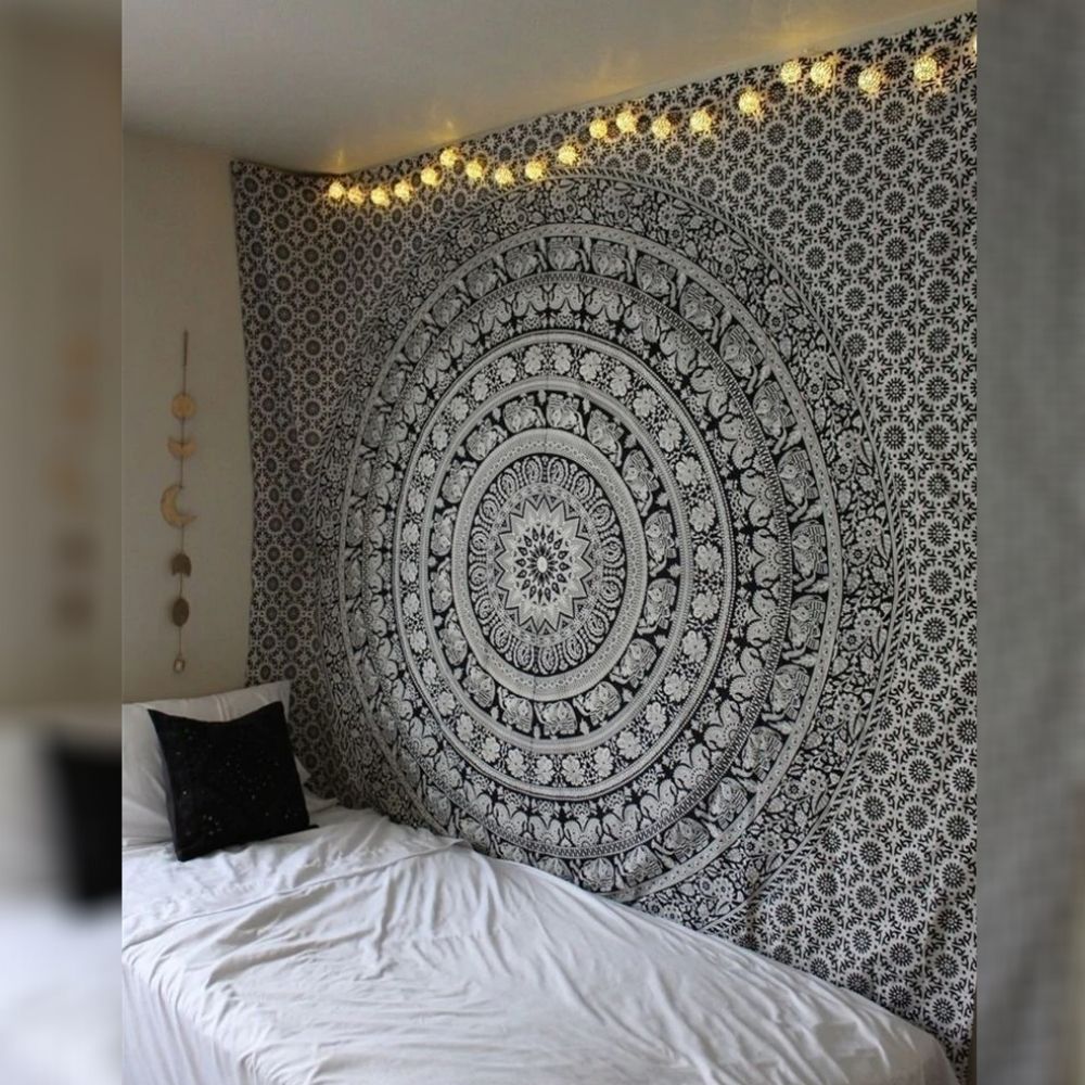 Tenture Mandala Noir Éléphant