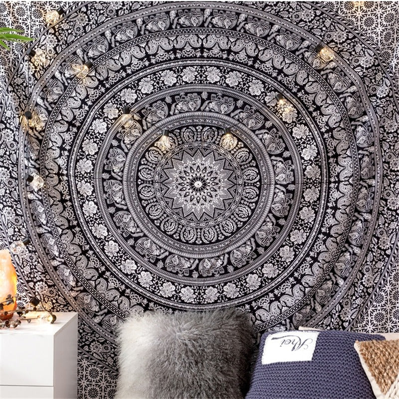 Tenture Mandala Noir Éléphant