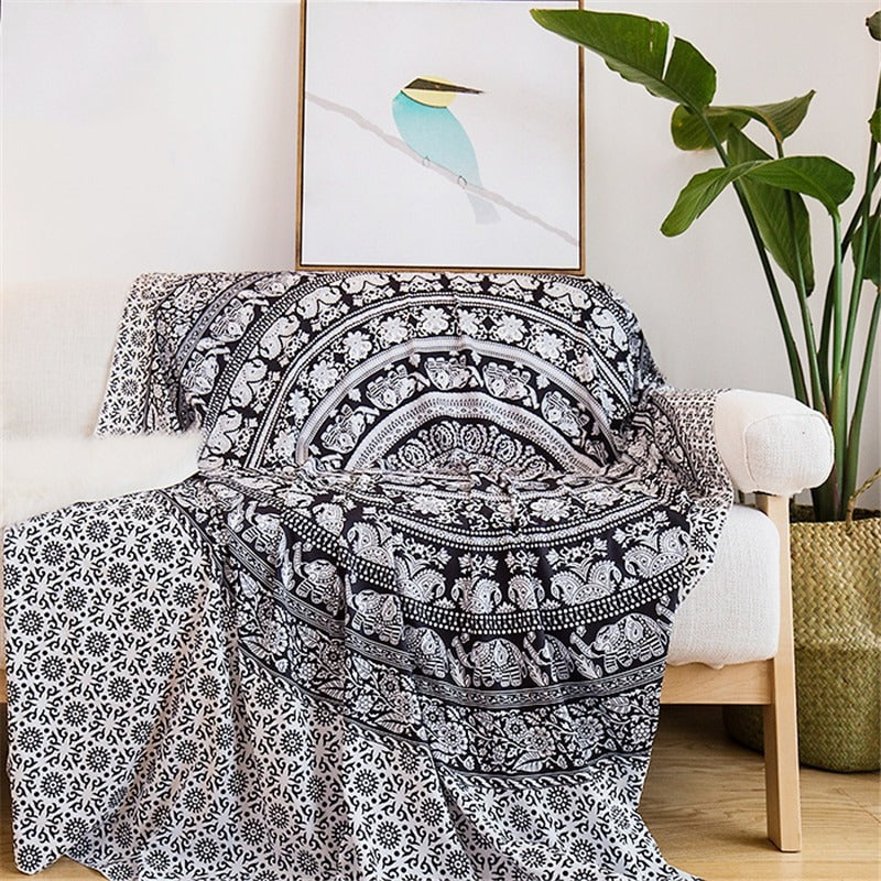 Tenture Mandala Noir Éléphant